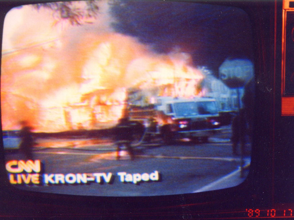 サンフランシスコ　ロマ・プリータ地震のTV報道 (CNN)　その2 1989