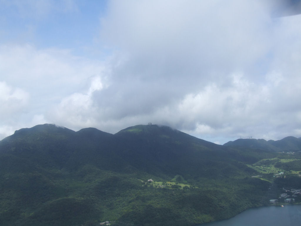芦ノ湖スカイラインのヘリコプタ　駒ヶ岳方向
