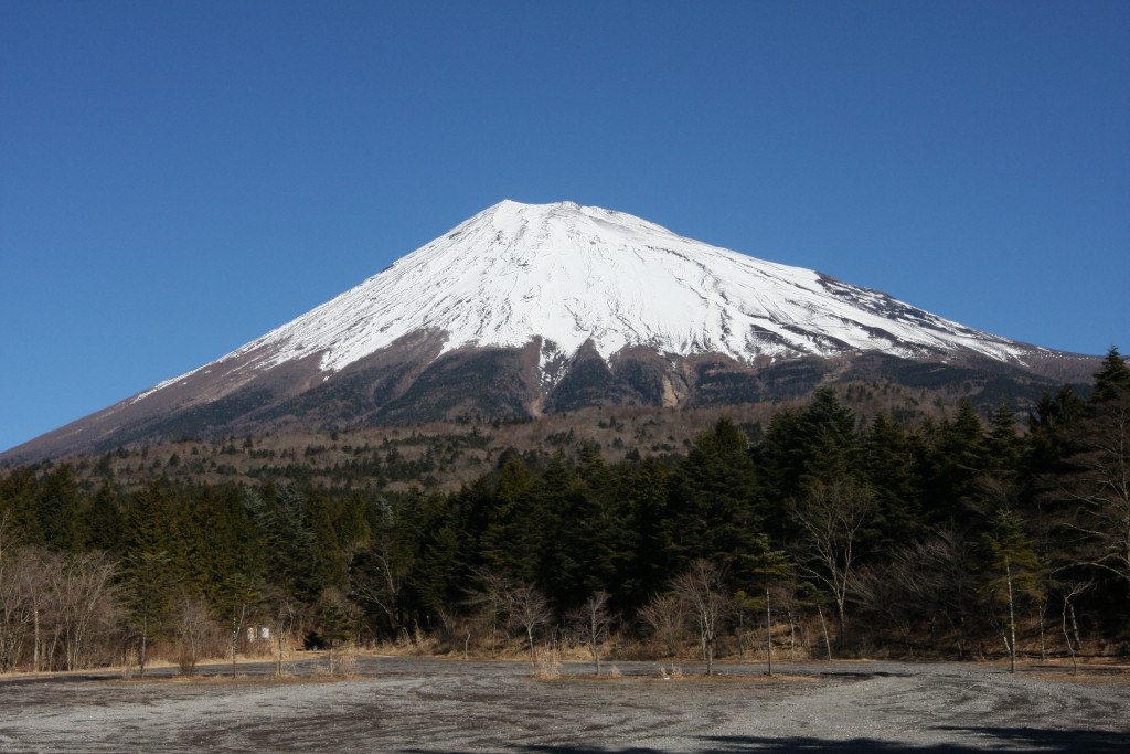 富士山スカイライン　西臼塚パーキングから望む富士山